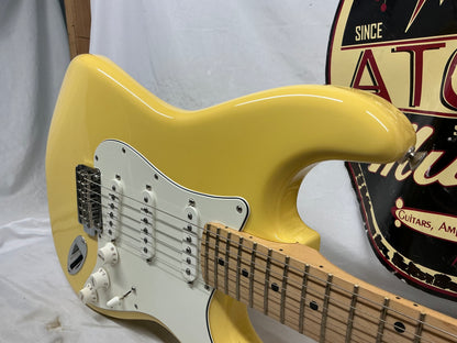 Fender Player Stratocaster 2022 - Butter Cream - Maple Fingerboard