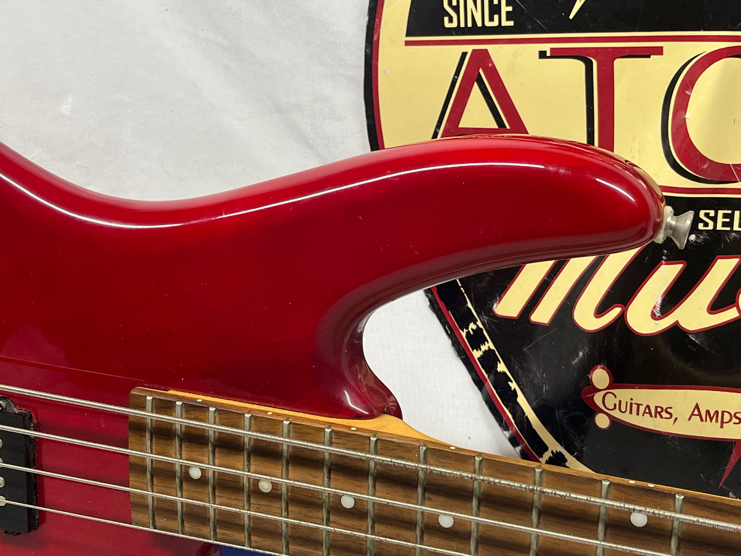 Ibanez Soundgear Gio GSR200 4-String Doublecut Electric Bass