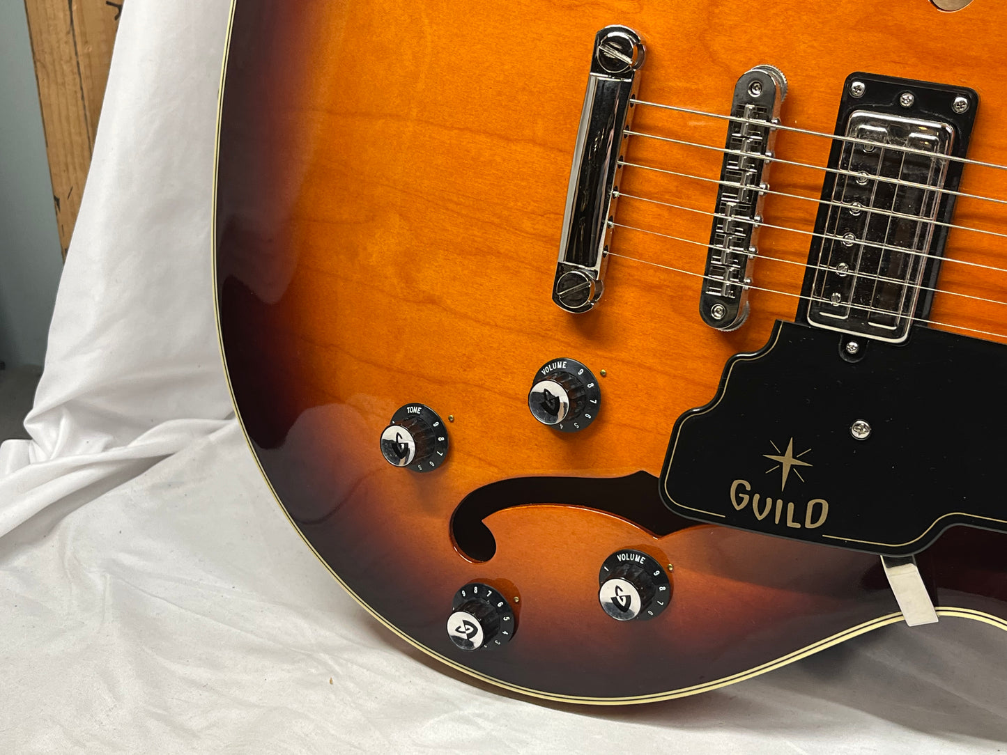 Guild SF-IV/ST Starfire 4 Semi-Hollow Body Electric Guitar