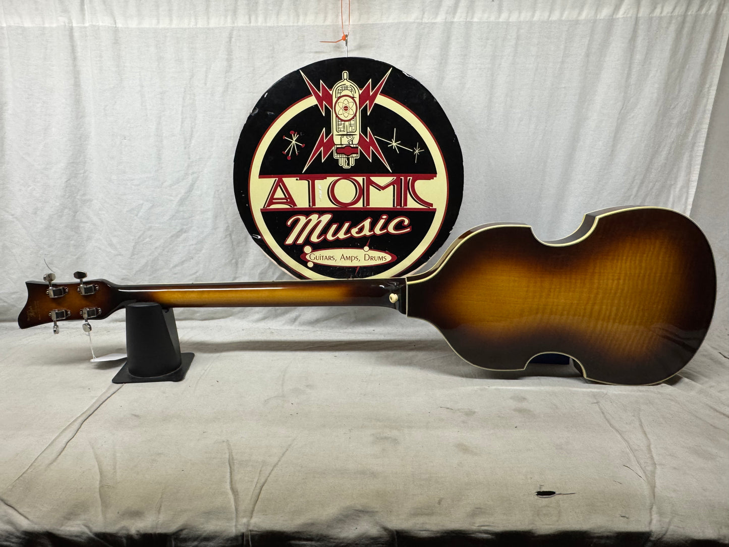 Hofner 500/1 Violin / Beatle 4-string Hollowbody Bass with Case