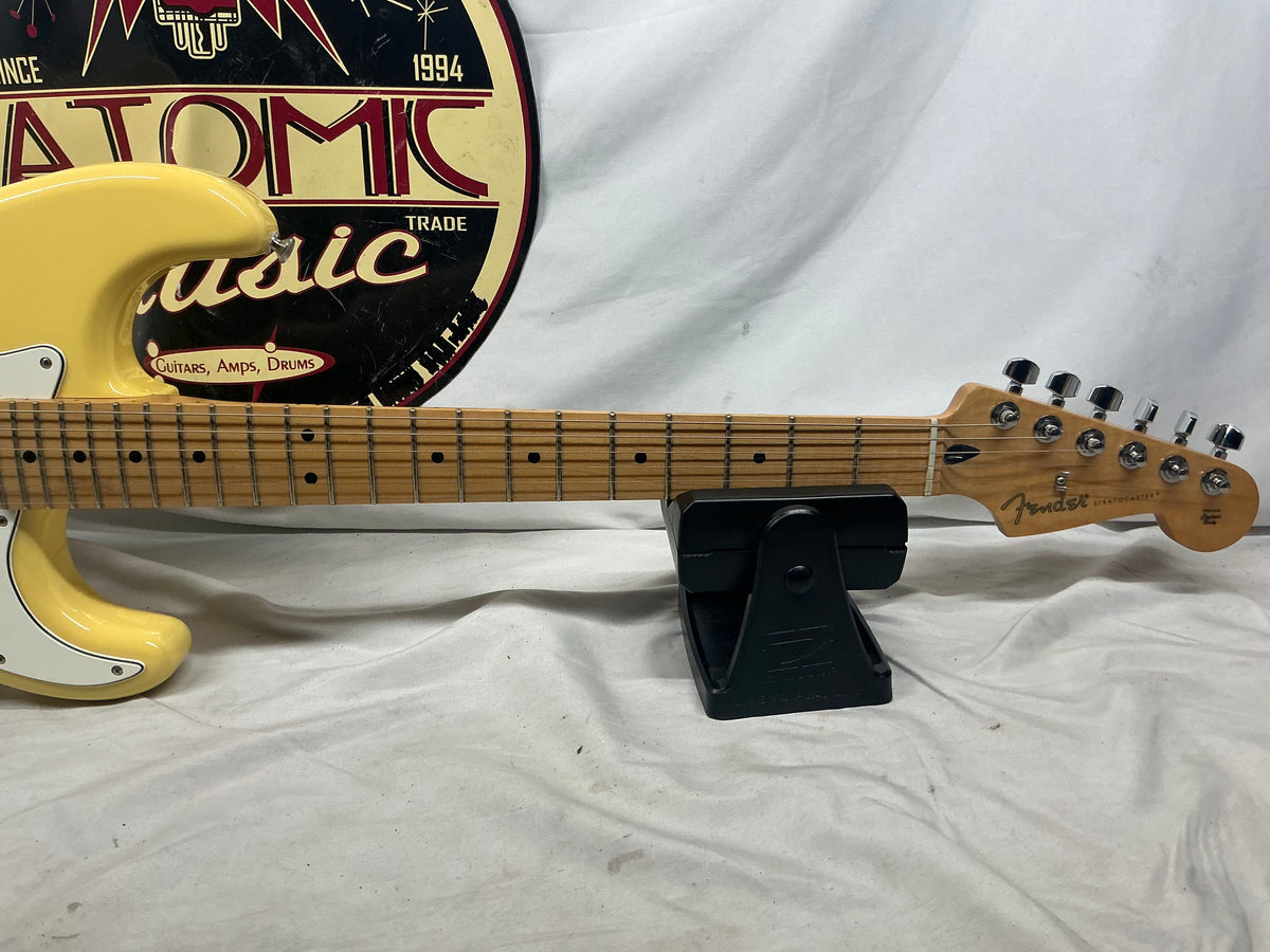 Fender Player Stratocaster Guitar 2019 - Buttercream / Maple neck