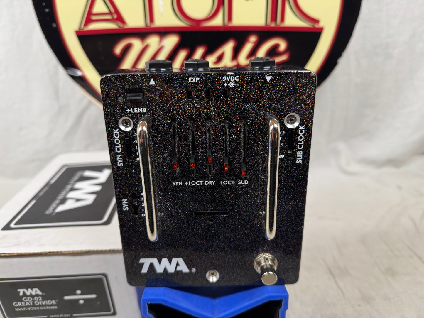 Totally Wycked Audio TWA GD-02 gd02 Great Divide Analog Synth Octaver Pedal with Box