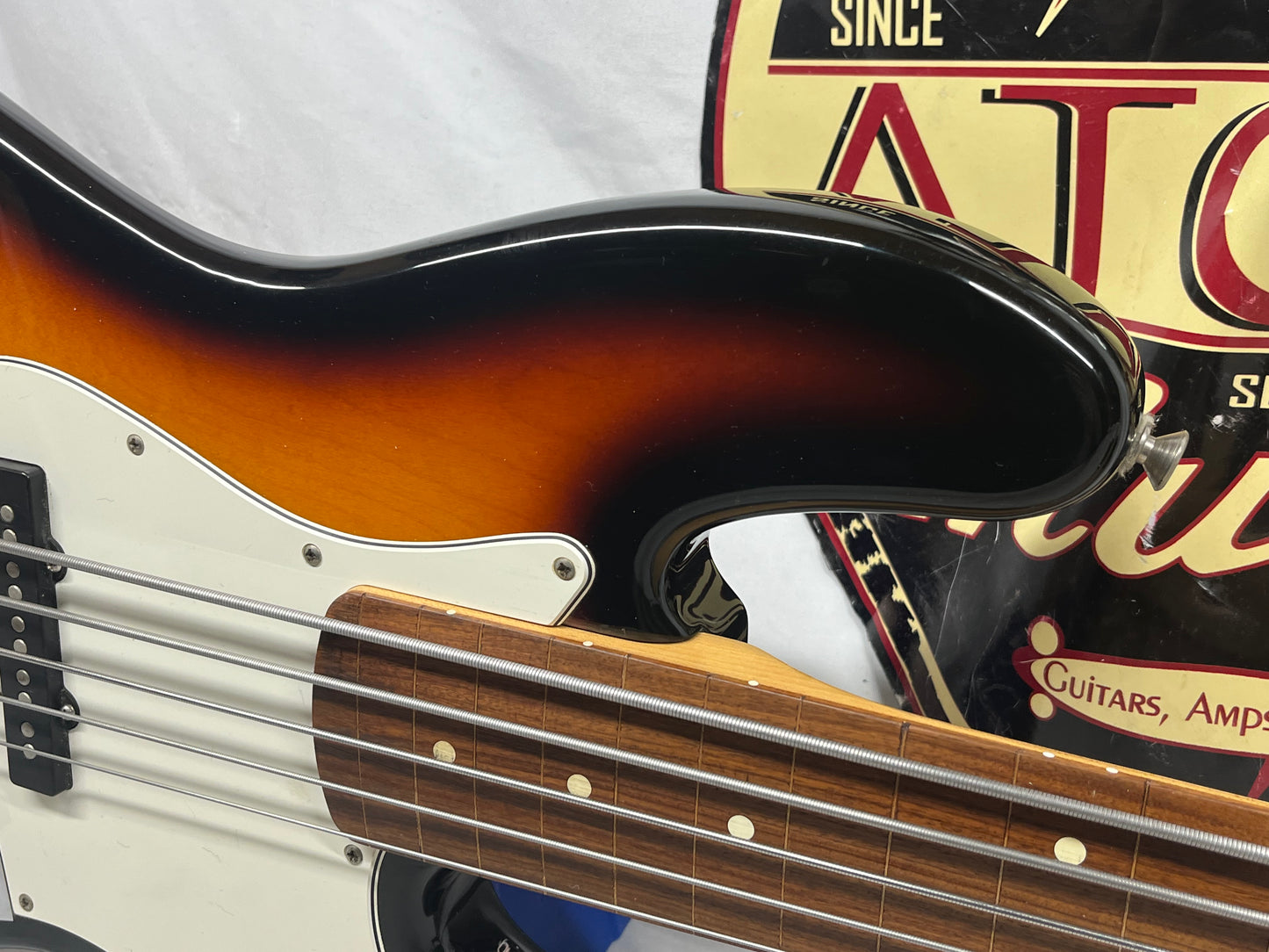 Fender Standard Jazz Bass V 5-String Electric Bass with Hard Case - Brown Sunburst