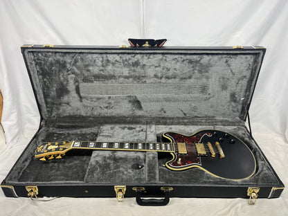D'Angelico Deluxe Brighton Doublecut HH Electric Guitar with Hard Case - Matte Black
