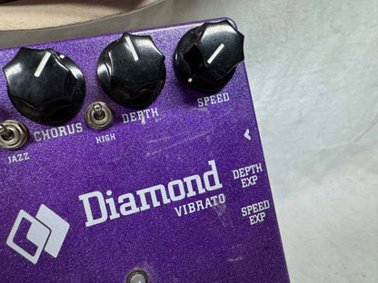 Diamond Effects Vibrato v1 Chorus Vibrato Pedal with Power Supply