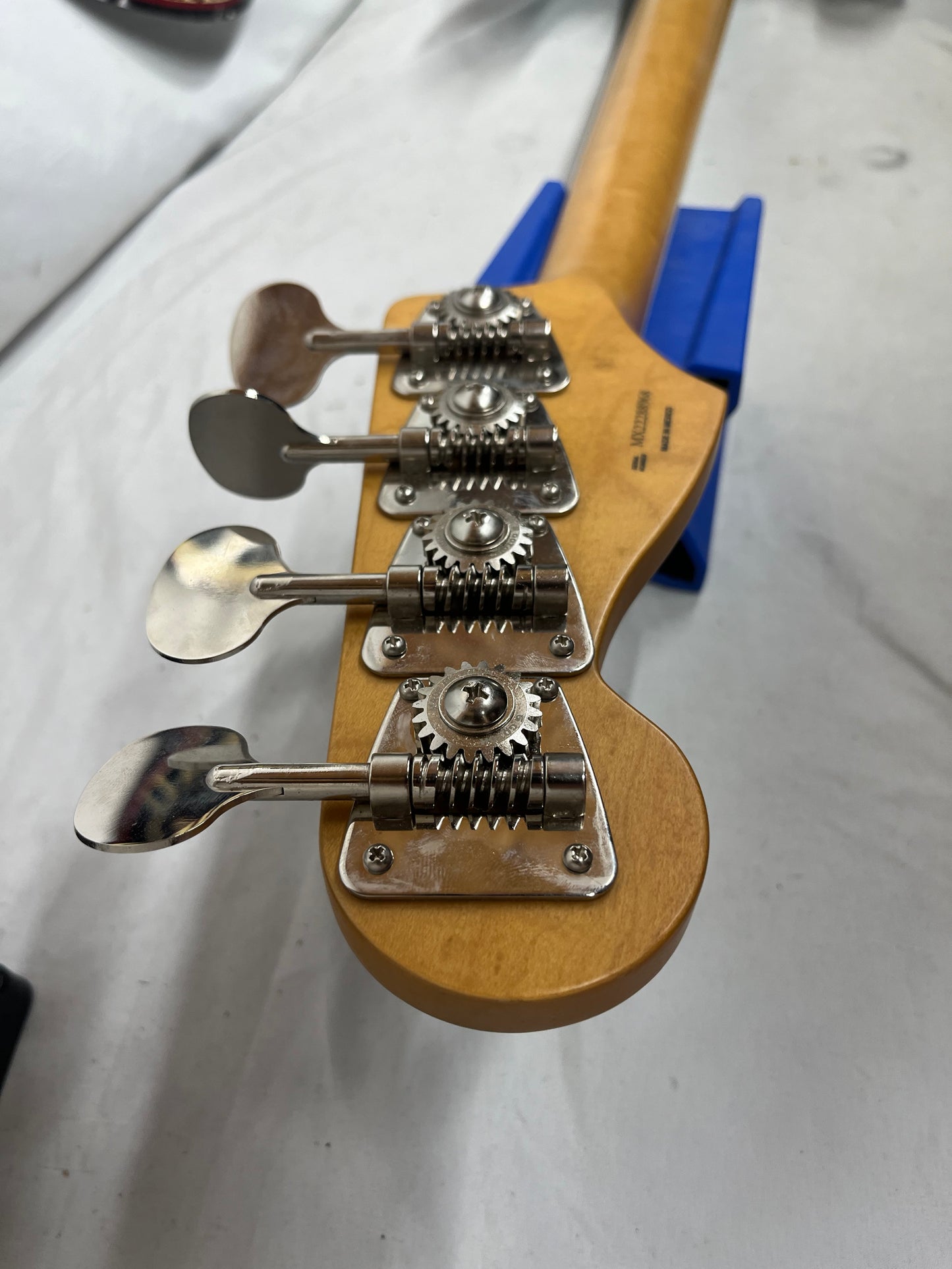 Fender Gold Foil Jazz Bass 4-String Electric Bass - Sonic Blue