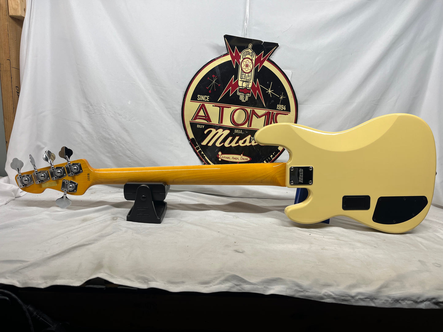 Markbass GV Series GV 5 gv5 Gloxy Val CR MP 5-String Bass with Gig Bag - Cream