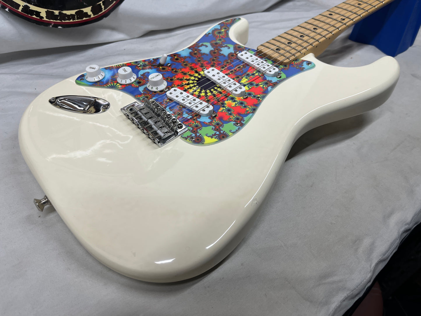 Fender Standard Stratocaster Strat Left Handed Lefty Electric Guitar - Arctic White