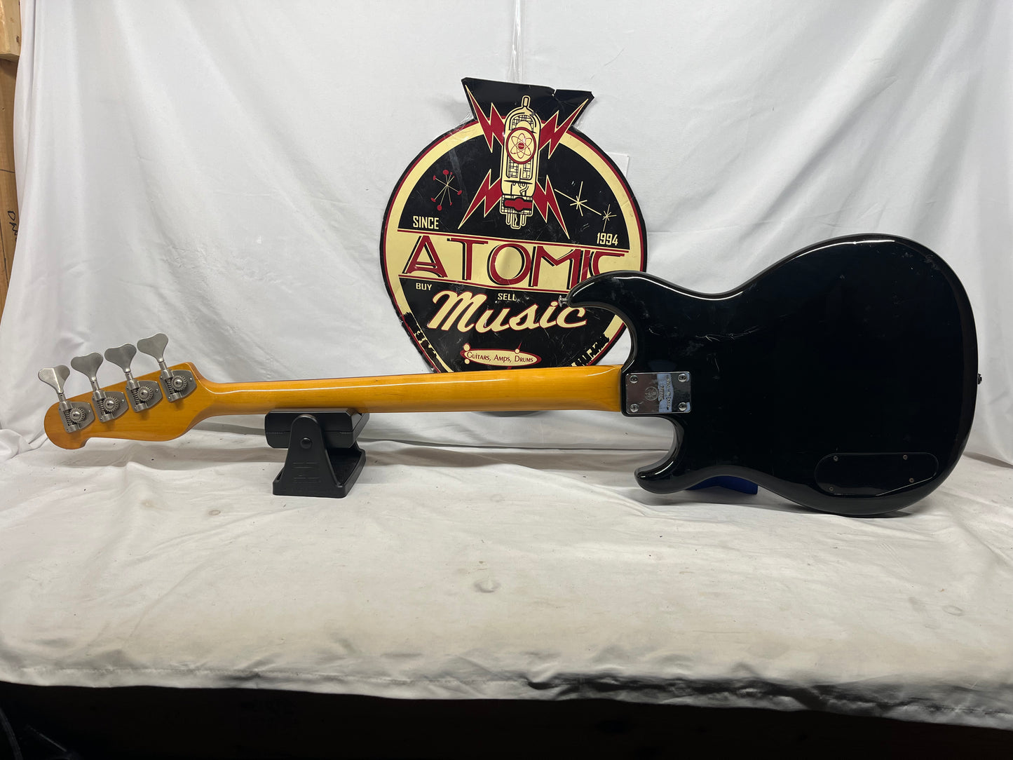 Yamaha Broad Bass VI 4-String Doublecut Electric Bass