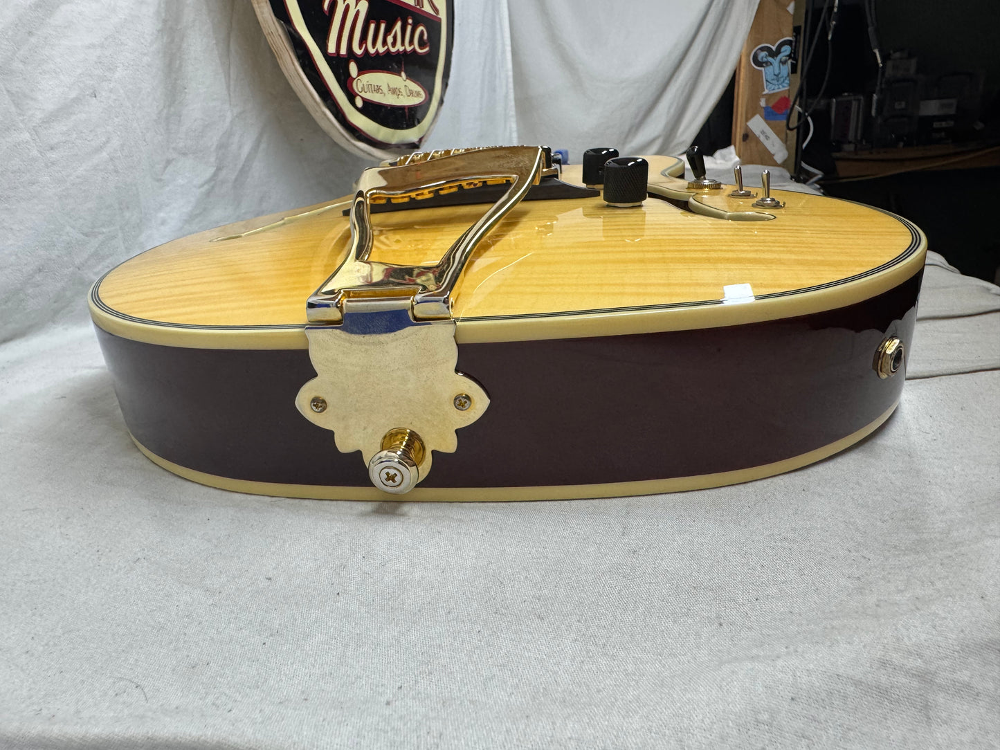 Eastwood Classic 6 TA PH Hollowbody Guitar with Case