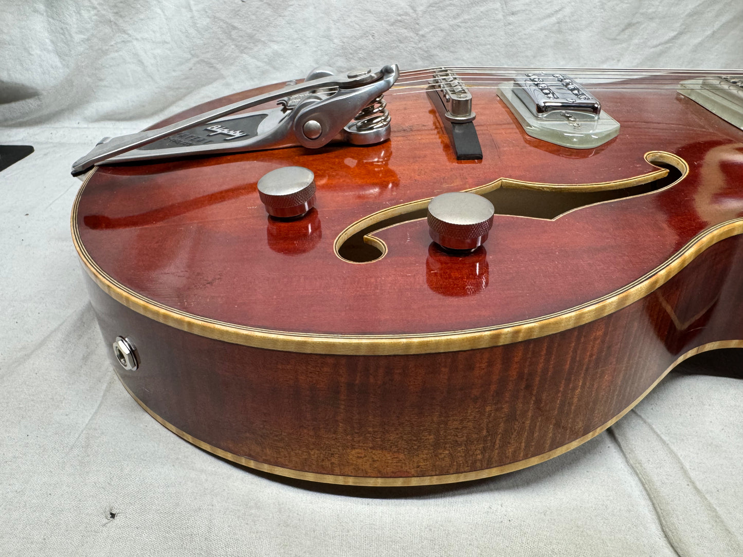 Eastman T58/V t 58 Archtop Hollowbody Guitar with Case