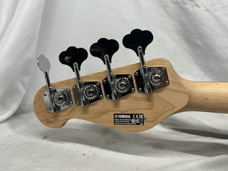 Yamaha Broad Bass BB234 4-String Electric Bass - Image 9