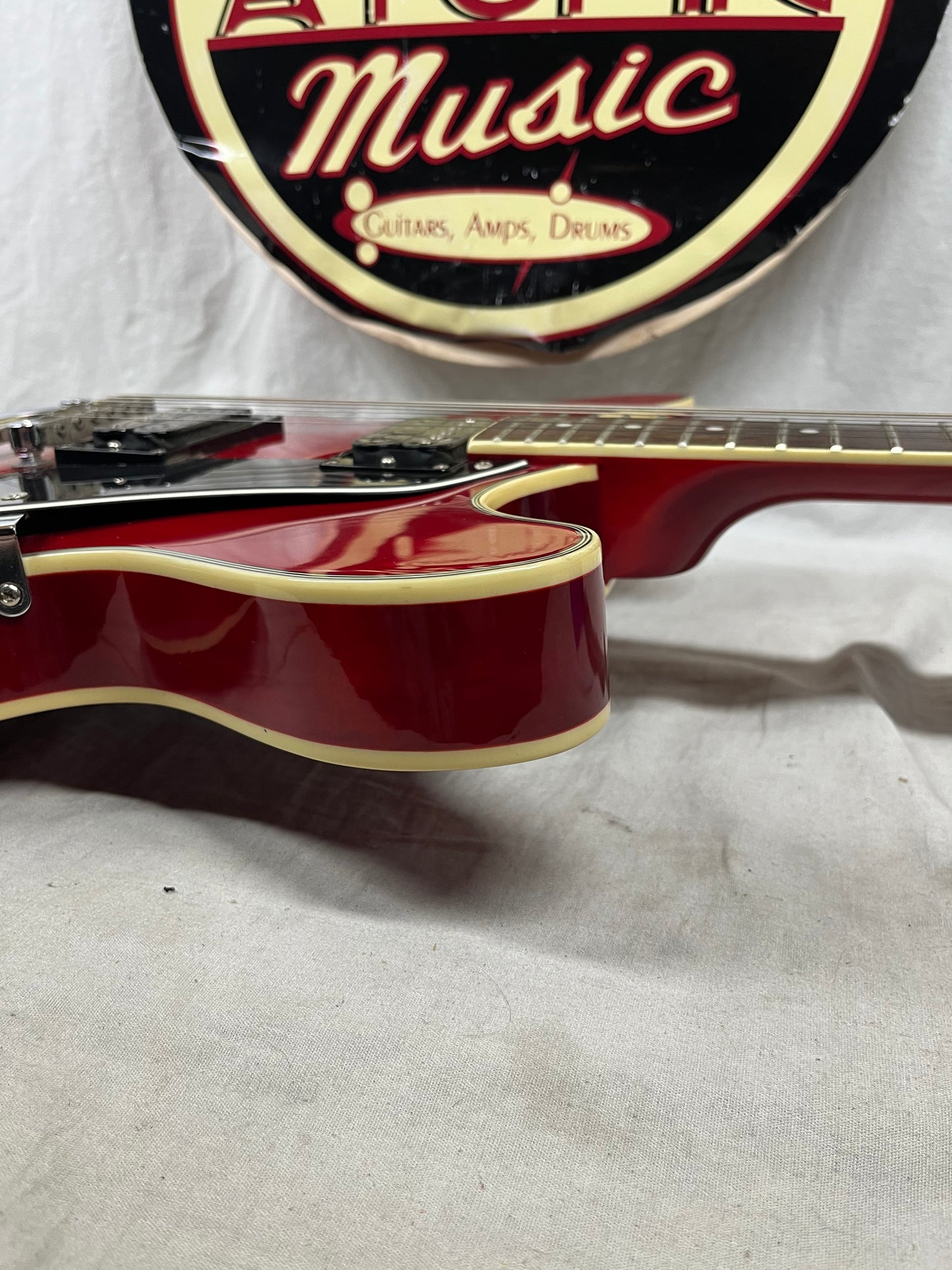 Jay Turser JT-135 JT135 Semi-Hollow Body Electric Guitar