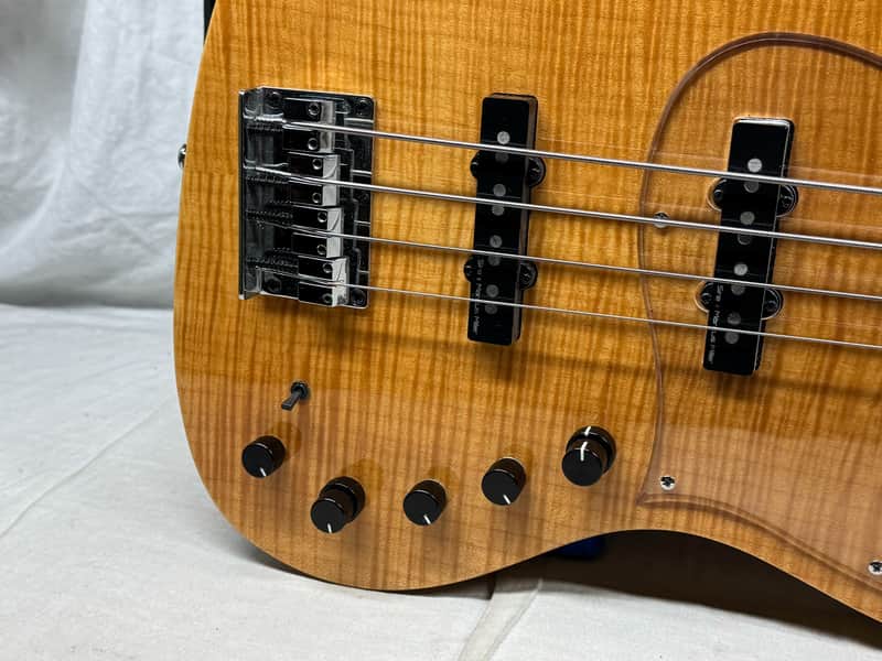 Sire Marcus Miller V10 J-style 4-string Bass - Image 5