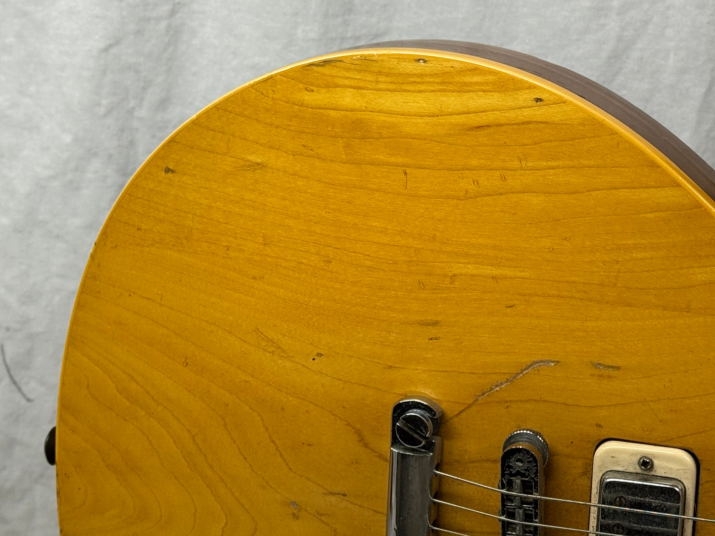 Gibson Les Paul Deluxe with Case 1976