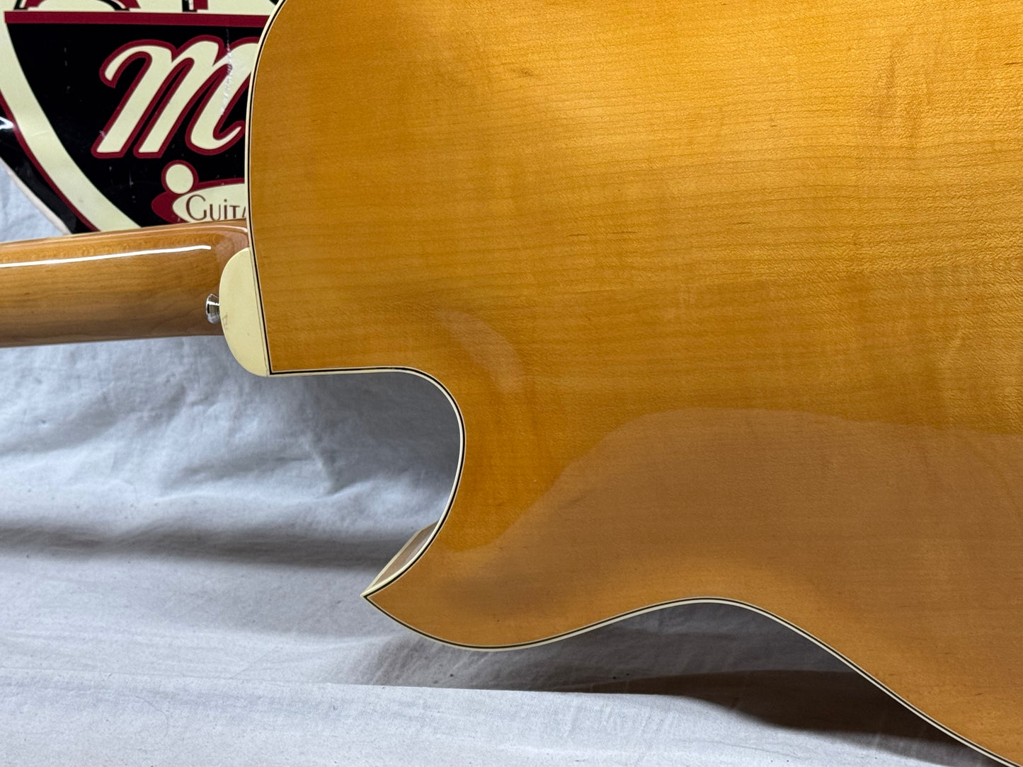 Yamaha AE-11 ae11 Archtop Electric Hollowbody Guitar with Case - Natural