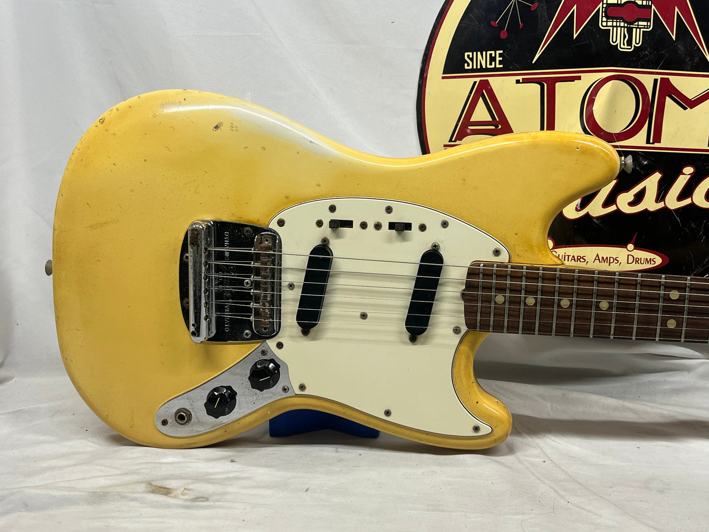 Fender Mustang Electric Guitar 1975 with Hard Case