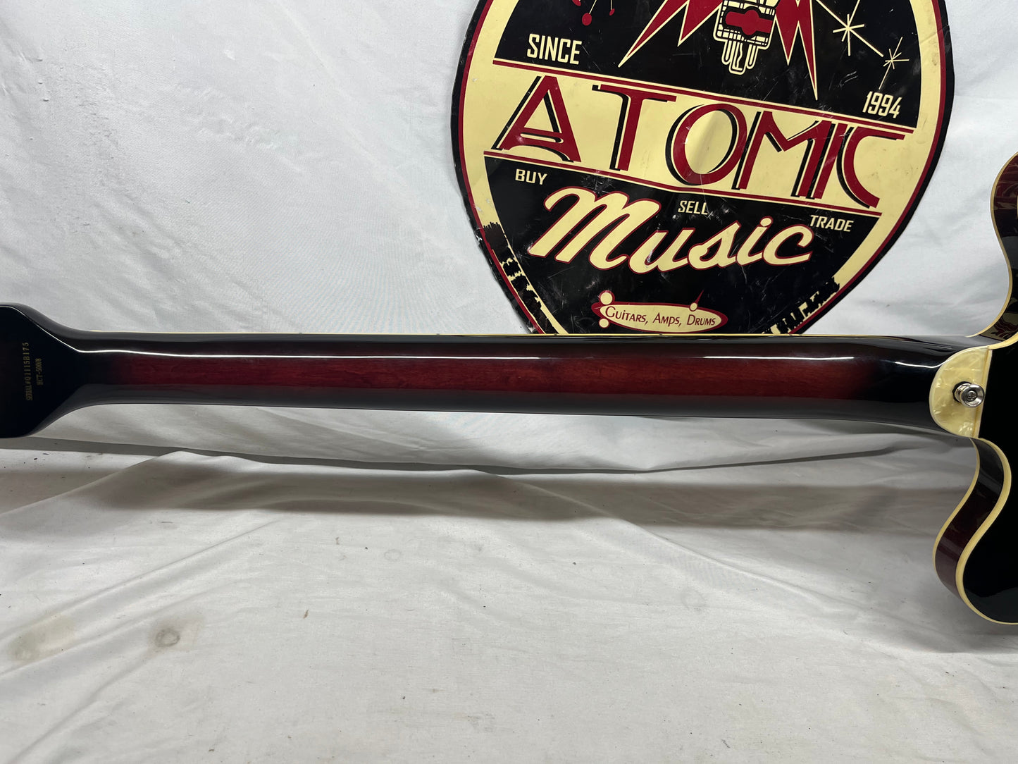 Hofner HCT-500/8 Verythin Contemporary Long Scale 4-String Electric Bass