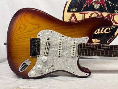 Fender American Deluxe Stratocaster with Maple Fretboard 2004 - 2010 - 3-Color Sunburst