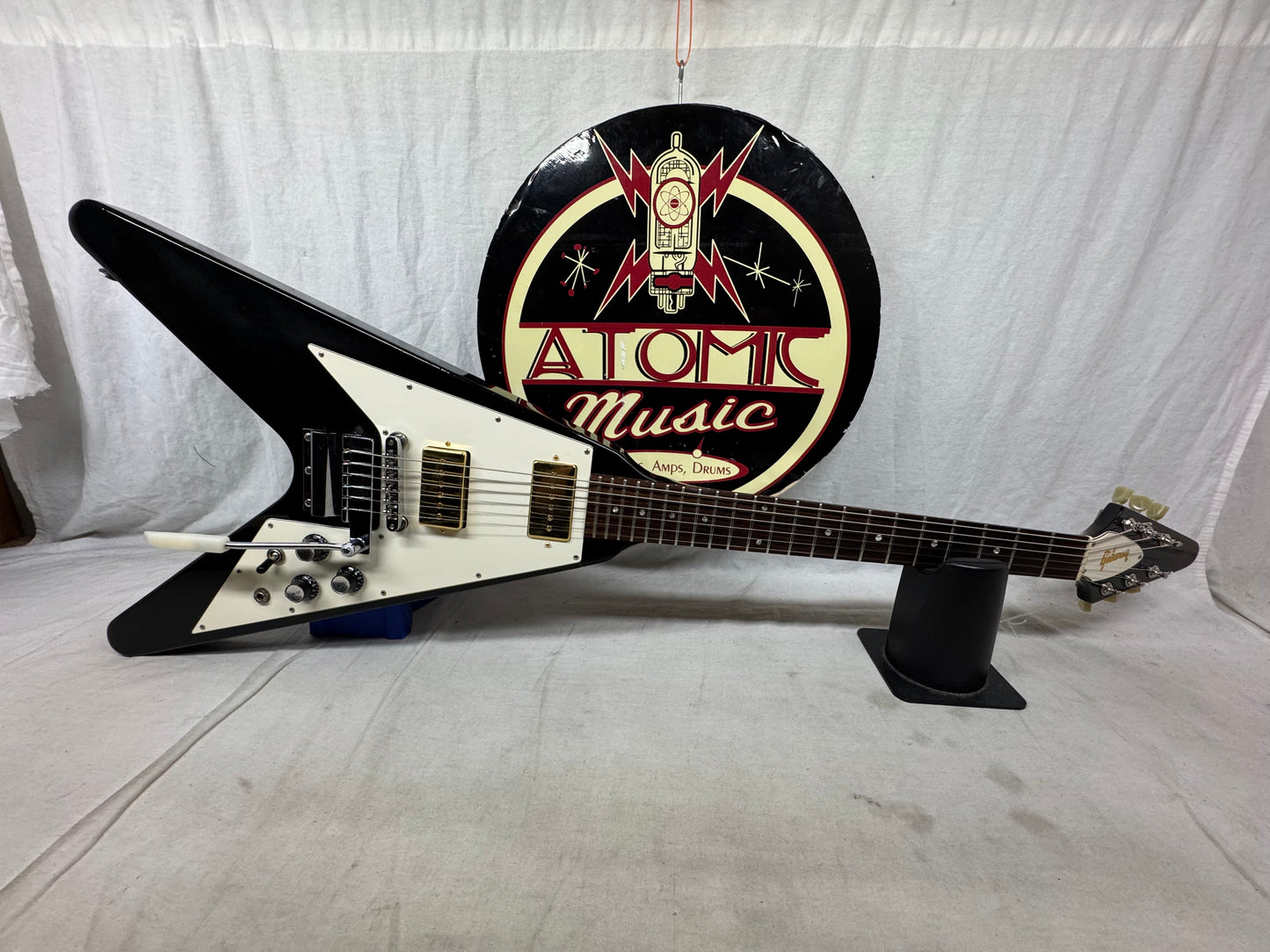 Gibson Flying V Guitar with TKL Case - mods 1993 - Ebony / Black