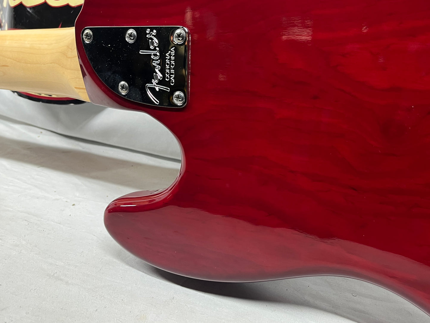 Fender American Deluxe 4-String Electric Jazz Bass 2011 - Wine Transparent
