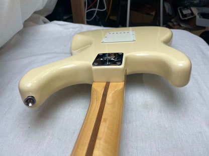 Fender American Standard Stratocaster Guitar with Lace Sensor pickups + Case 2005 - Buttercream or Honey Blonde or Yellow White / Maple neck