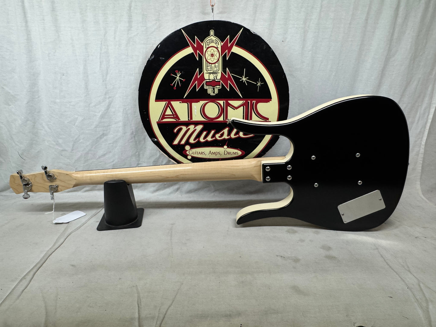 Jerry Jones Neptune Series Longhorn Bass4 4-string Bass with Case 1990s