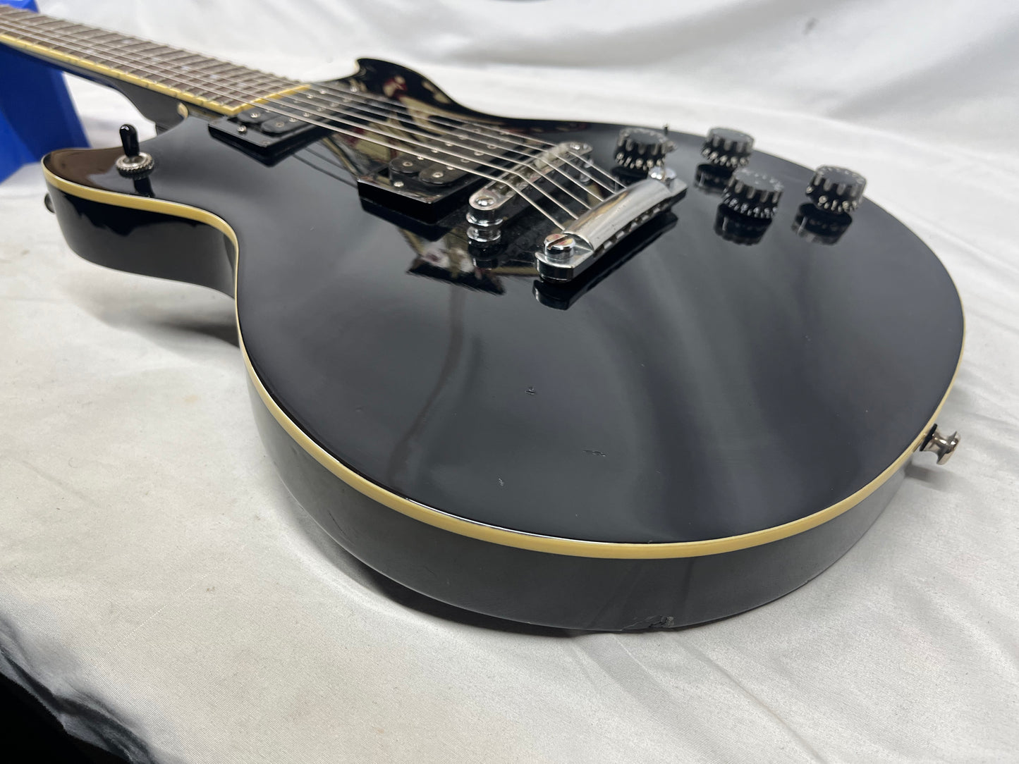 Vantage Entertainar VE-550 Electric Guitar