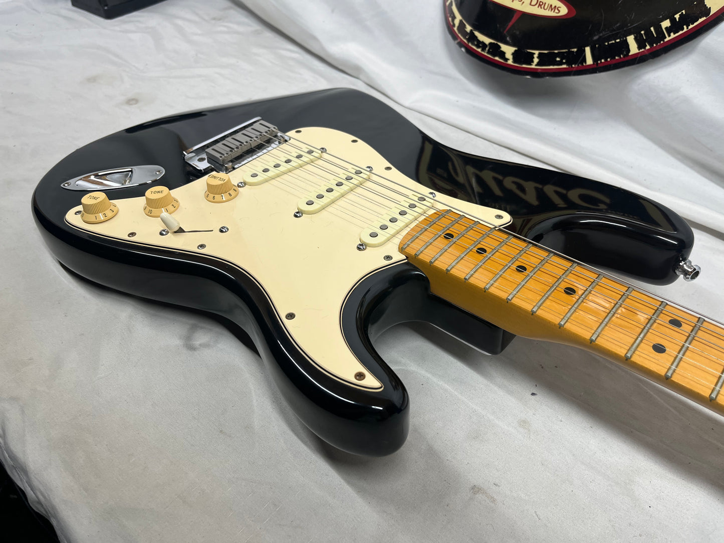 Fender USA Stratocaster Strat Electric Guitar with Case 1987