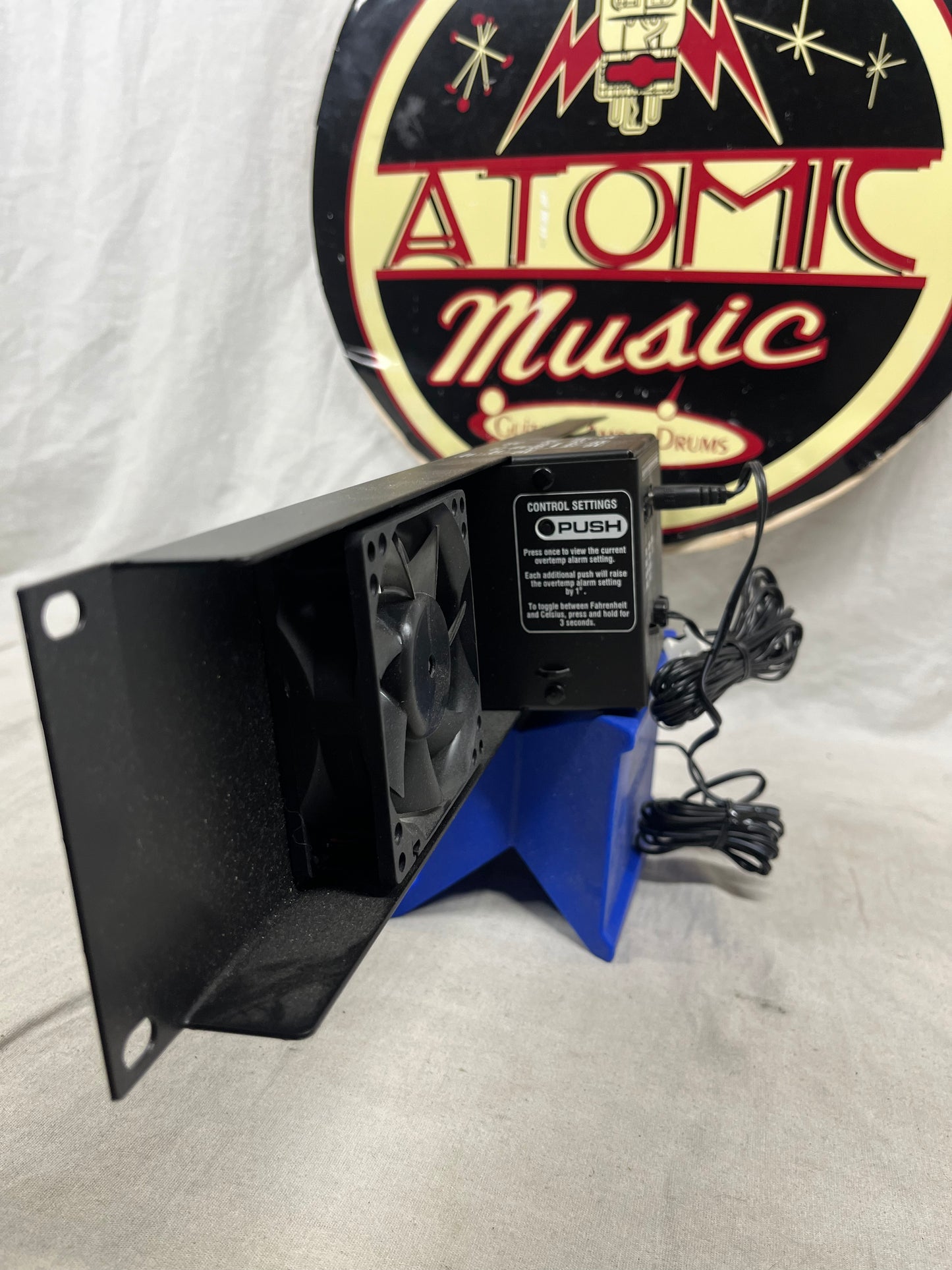 Middle Atlantic Products UQFP-2D Ultra Quiet Fan Panel Rackmount Fan with Power Supply