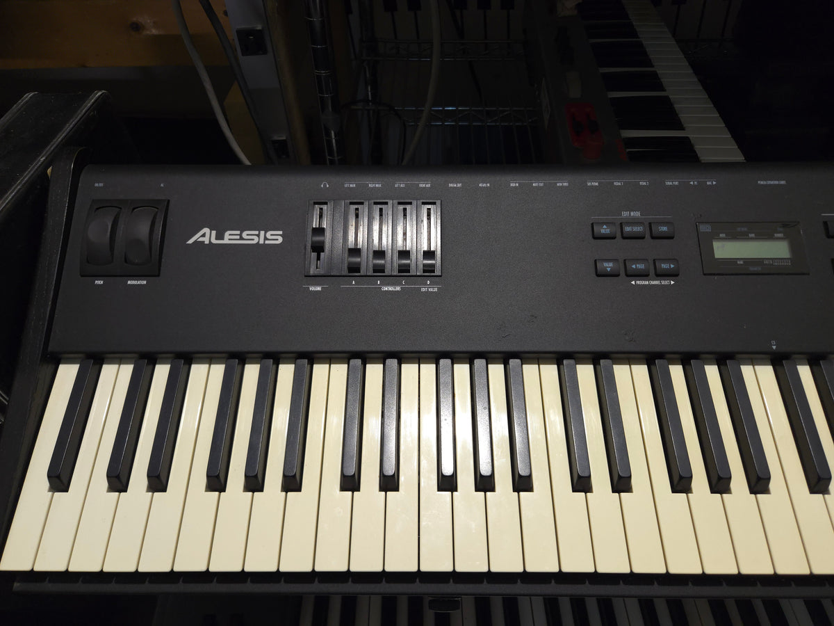 Alesis QS8 1996 - Local Pickup Only
