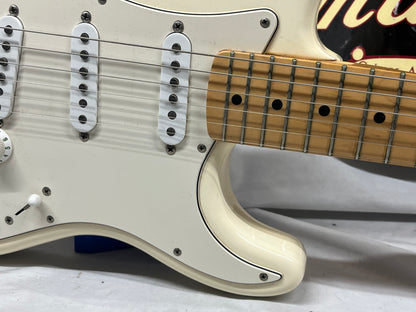 Fender Classic Series '70s Stratocaster strat Electric Guitar MIM - Made in Mexico - Olympic White
