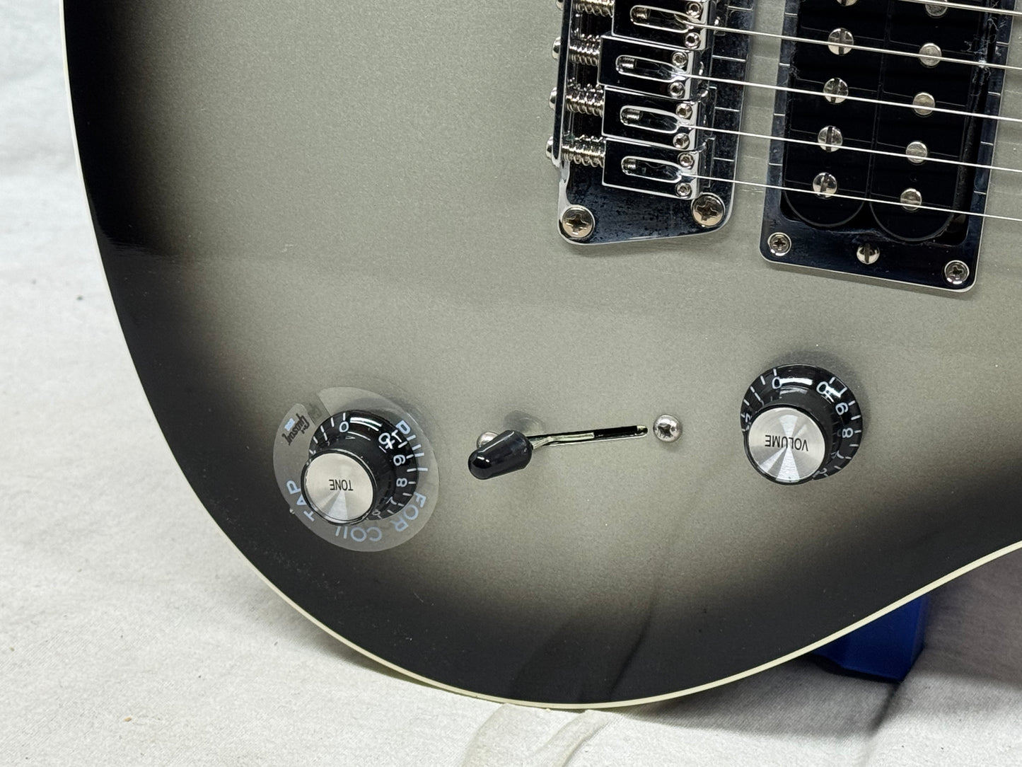 Gibson DSNSHSBCH1 Nighthawk night hawk Studio Guitar with Gator Case 2011 - Silverburst