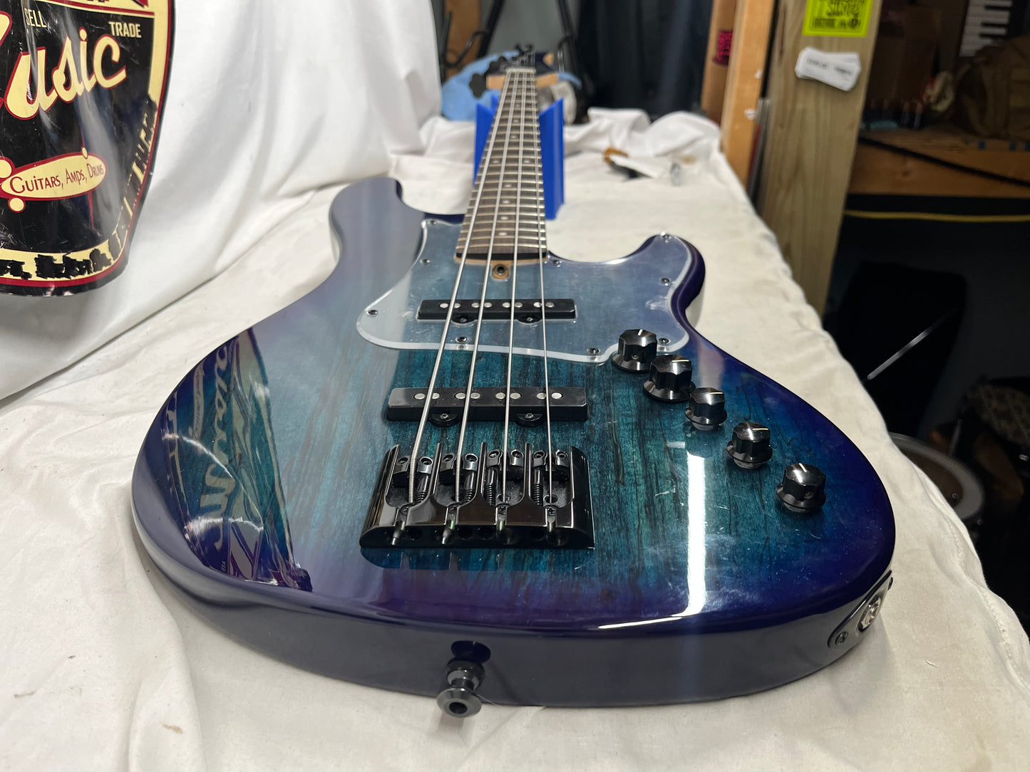 Cort GB-Fusion 4 Doublecut 4-String Electric Bass