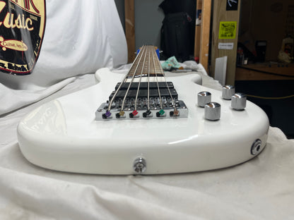 Douglas 6-String Doublecut HH Electric bass