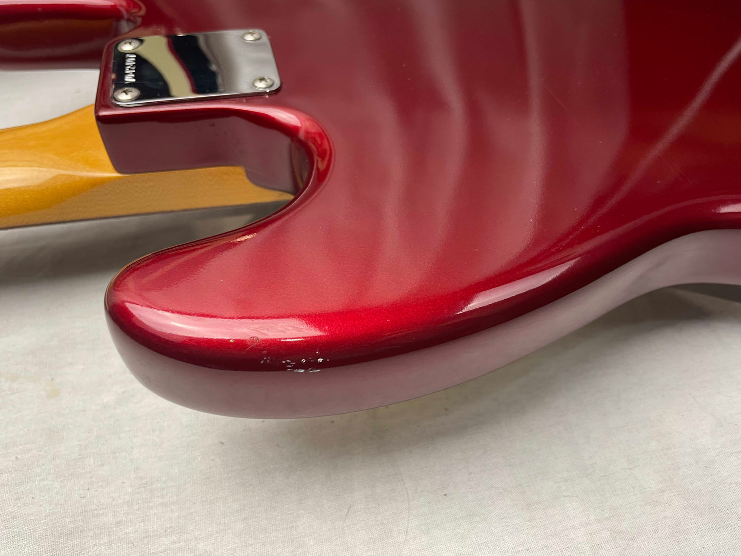 Fender American Jazz Bass '62 Reissue 4-string J-bass with Case 1989 - s/n V042407 with 1982 or 1988 Harness - Candy Apple Red / Rosewood fingerboard
