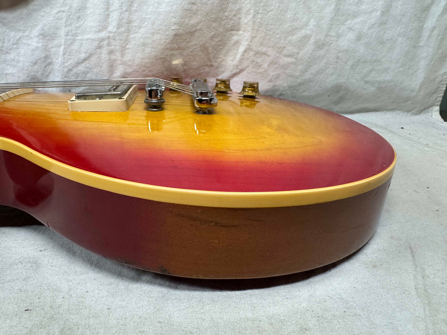 Gibson Les Paul Standard Guitar with Case 1978 - Cherry Sunburst