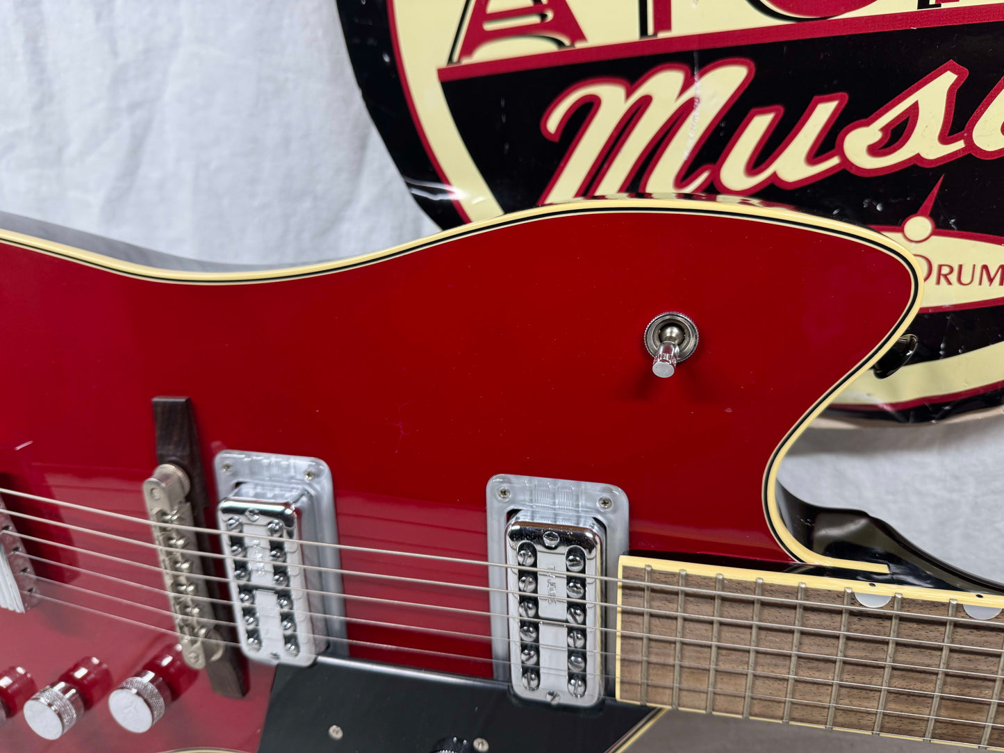 Gretsch G6199 Billy-Bo Jupiter Thunderbird Guitar with COA + Case - MIJ Made In Japan - Red