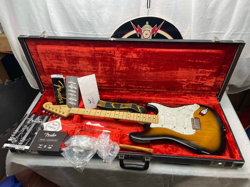 Fender Buddy Guy Stratocaster Guitar with Case