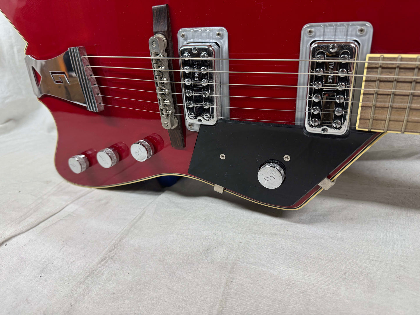 Gretsch G6199 Billy-Bo Jupiter Thunderbird Guitar with COA + Case - MIJ Made In Japan - Red