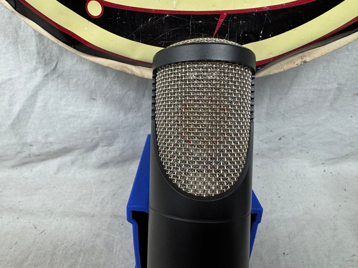 sE Electronics SNT Condenser Microphone with Power Supply + Mount + Case