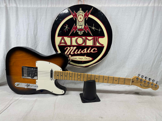 Fender American Telecaster Guitar 2001 - 2-Color Sunburst / Maple neck