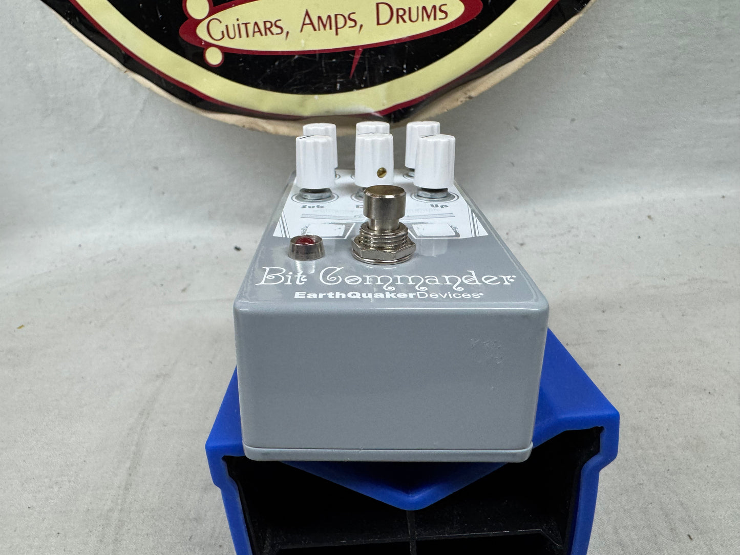 EarthQuaker Devices Bit Commander v2 Analog Octave Synthesizer Pedal