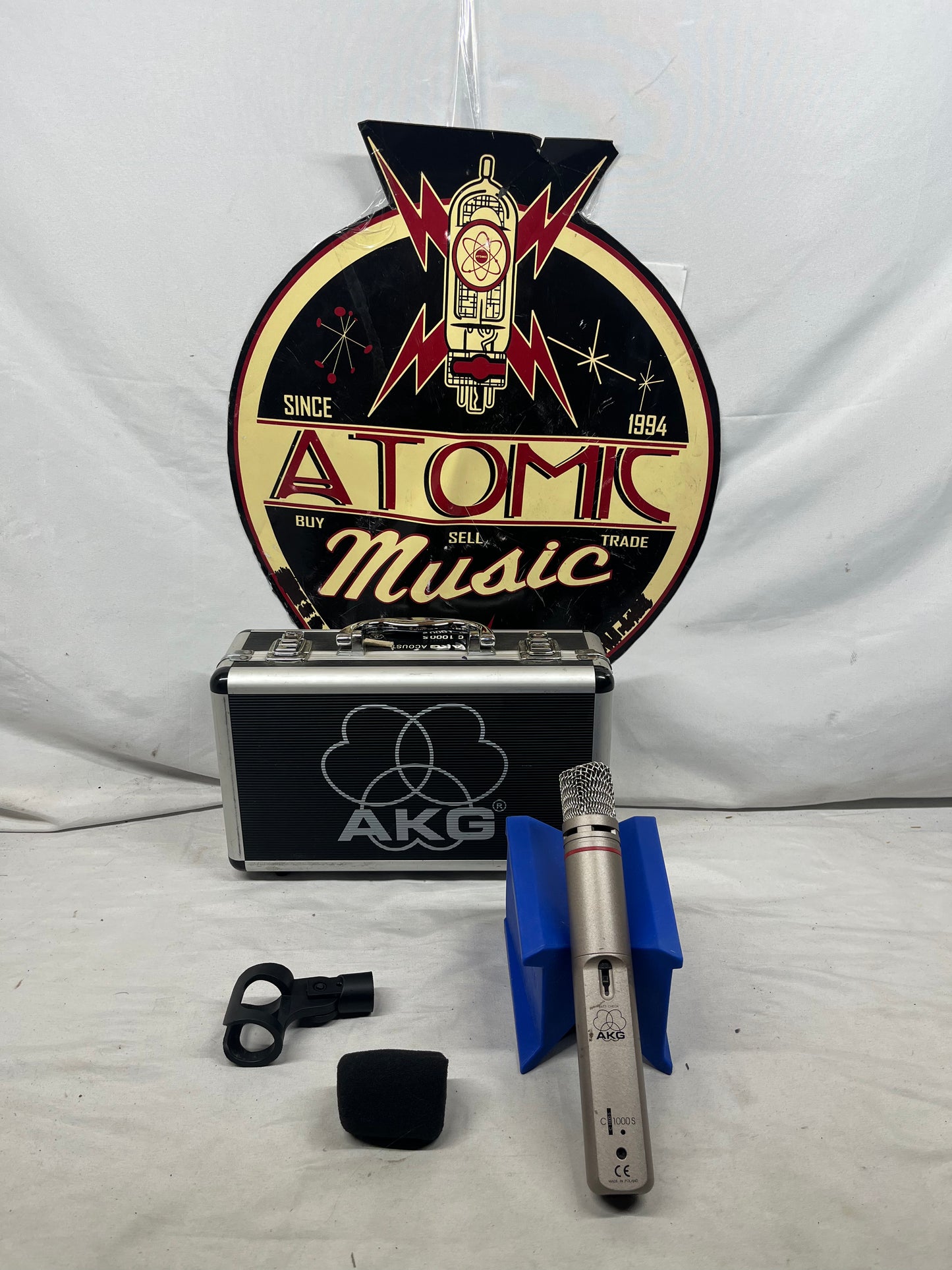 AKG C1000S Small-Diaphragm Multi-Pattern Condenser Microphone with Case