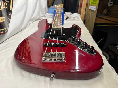 Fender American Deluxe 4-String Electric Jazz Bass 2011 - Wine Transparent