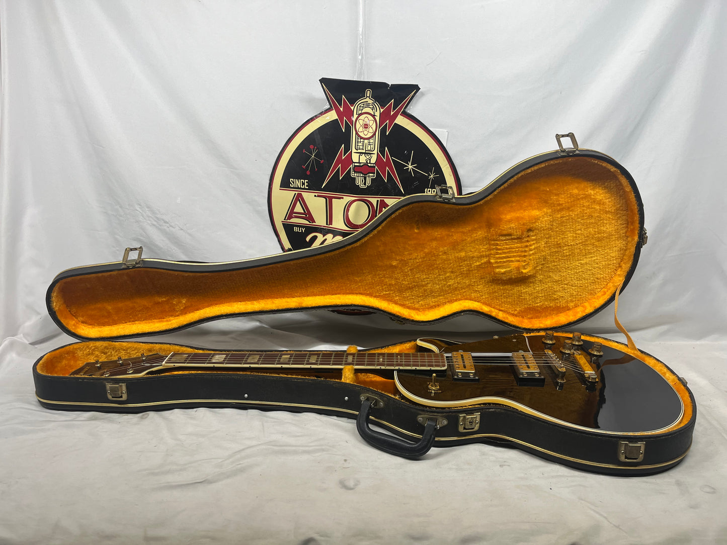 Univox Singlecut LP-Style Electric Guitar with Case