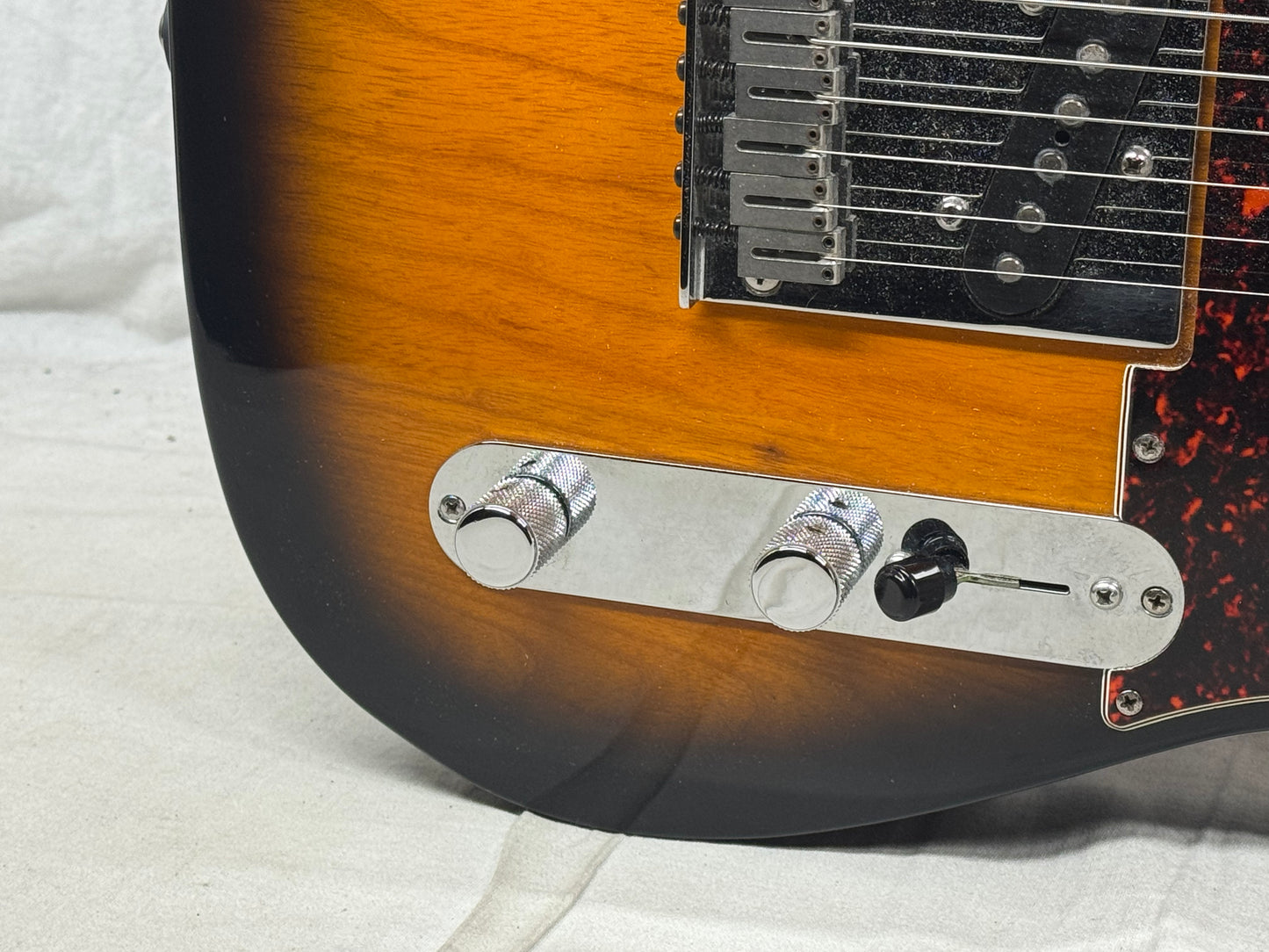 Fender American Telecaster Guitar 2000 - 2-Color Sunburst / Maple neck