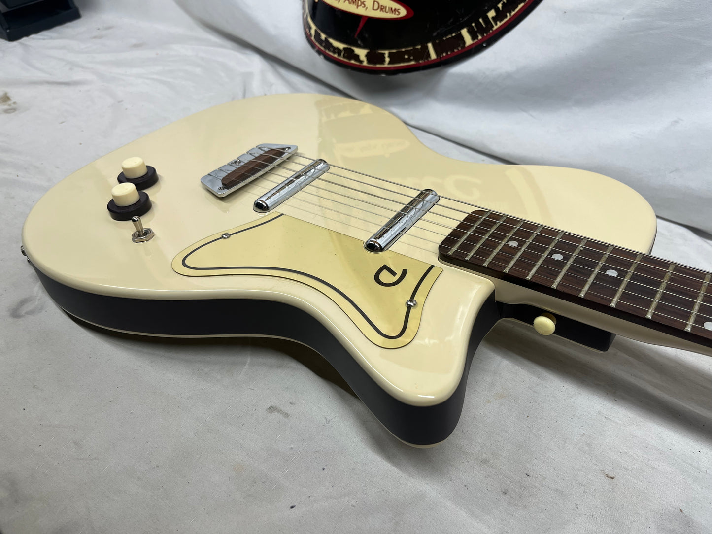 Danelectro 56-U2 Reissue Singlecut Electric Guitar with Hard Case