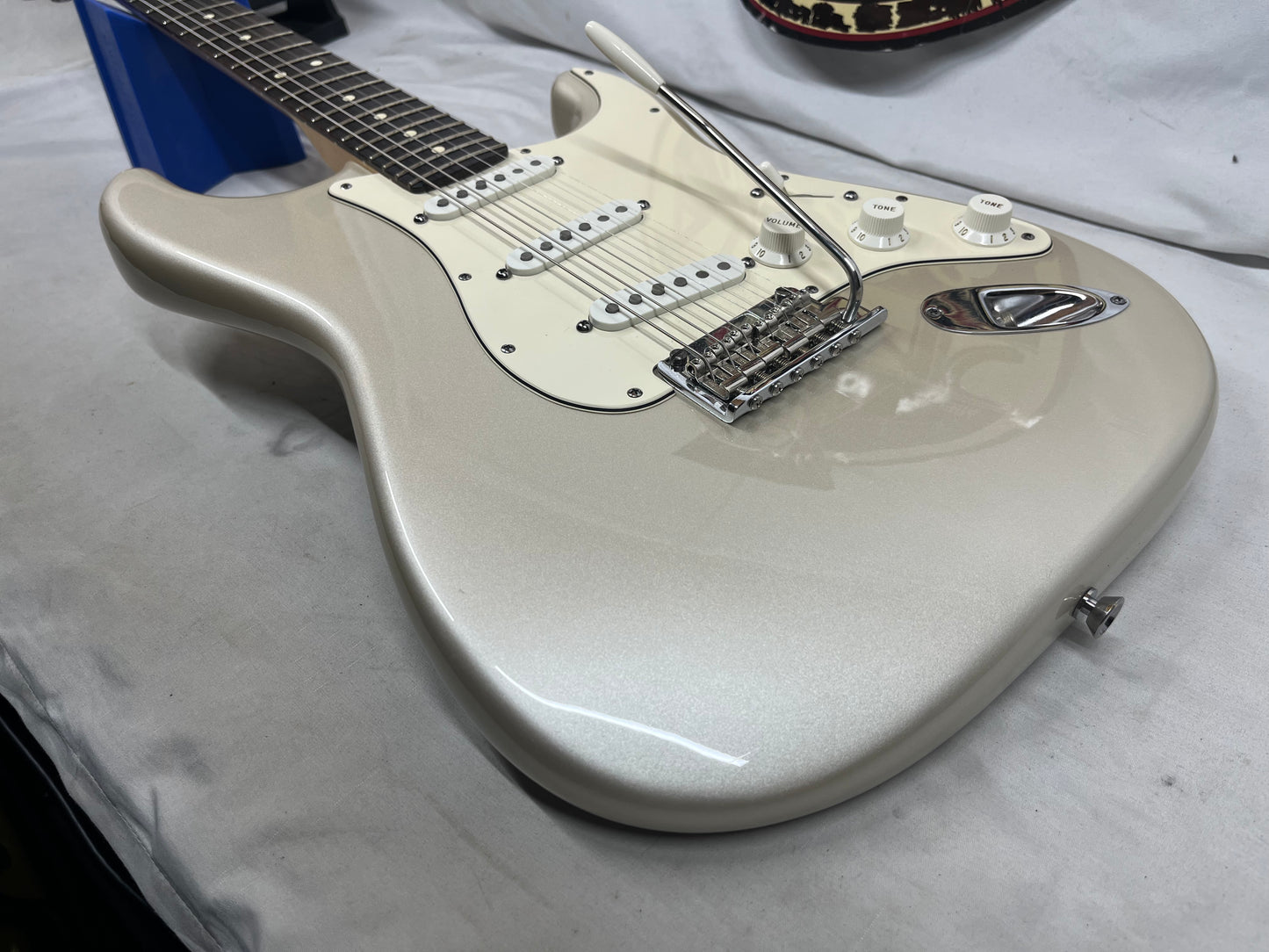 Fender American Standard Stratocaster Strat Electric Guitar - Blizzard Pearl