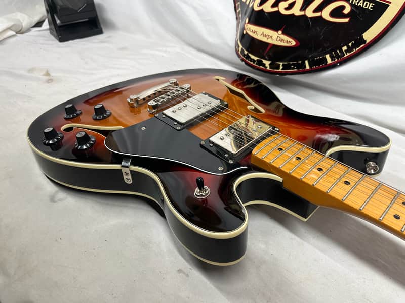 Squier Classic Vibe Starcaster Semi-Hollow Body Electric Guitar - Image 16